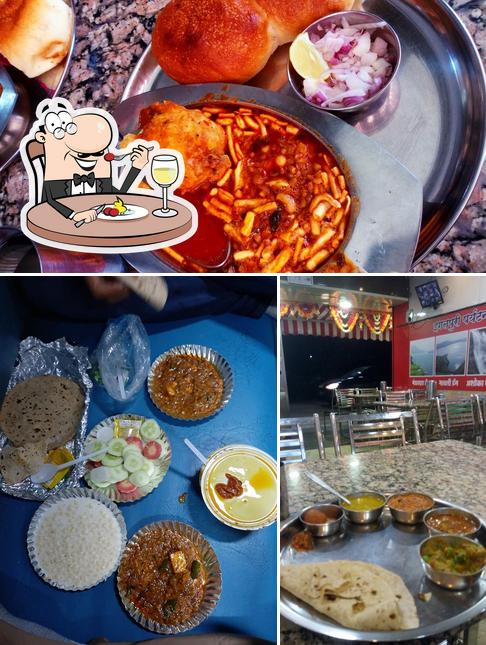 Food at Dubejij Fast Food Restaurant