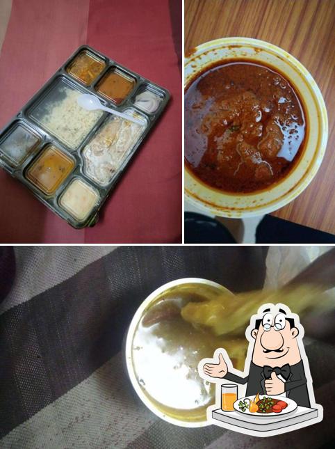 Food at Mahakal Bhojnalay