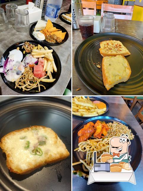 Garlic bread at William John's Pizza (Nizampura) Best Pizza