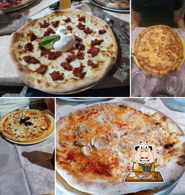 Prenditi una pizza a Il Dopolavoro Ristorante Pizzeria