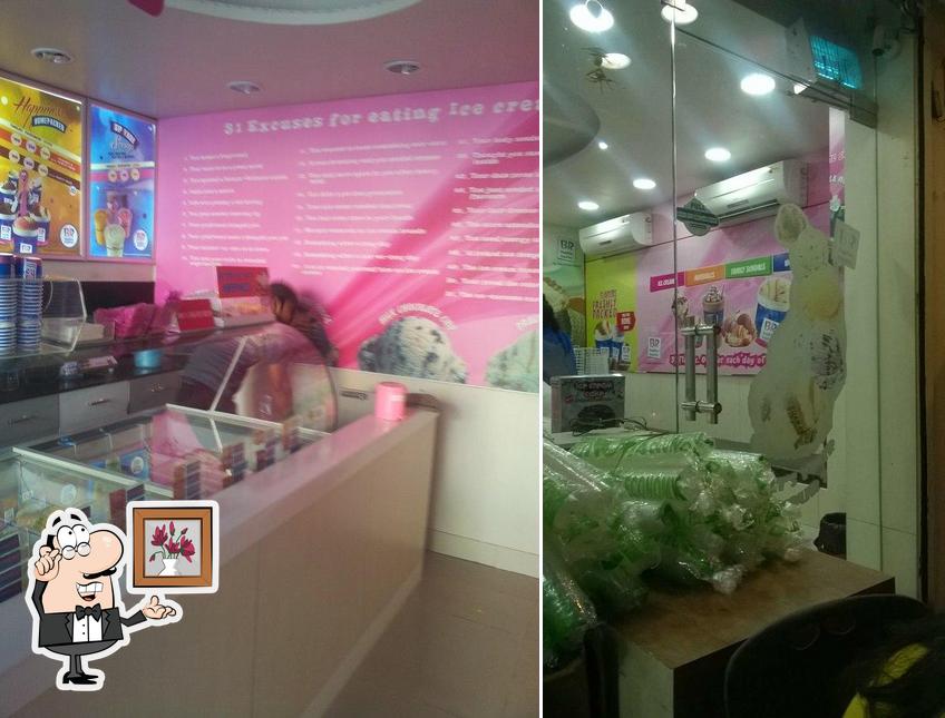 The interior of Baskin robbins