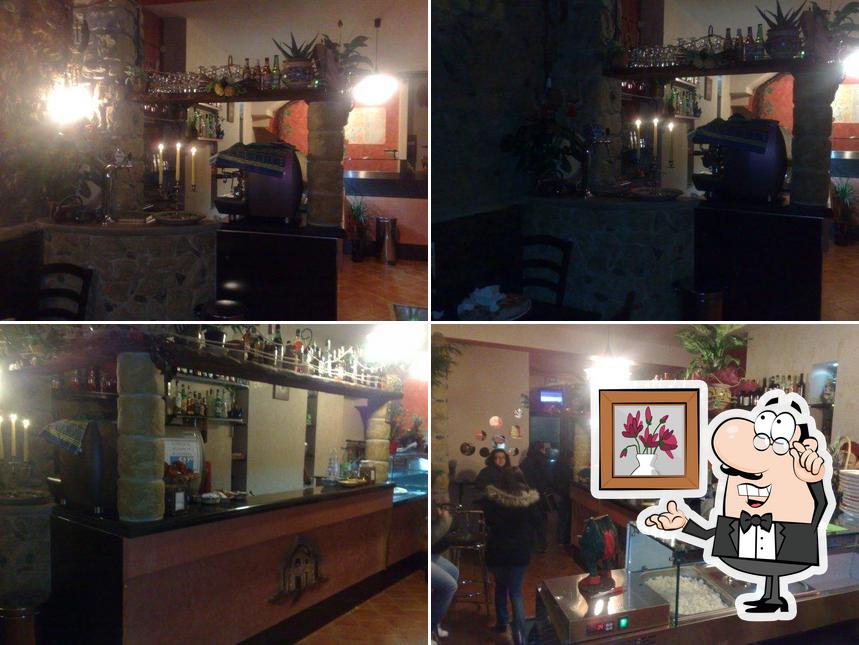 Tra le diverse cose da Da Baggio si possono trovare la interni e bancone da bar