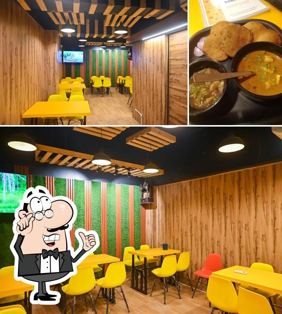 EAT A LOT (CAFE & RETRO)