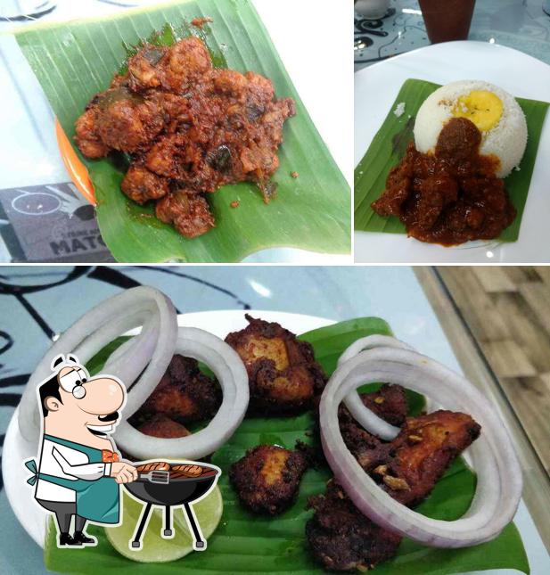 Get meat dishes at Njettilla Vattayila
