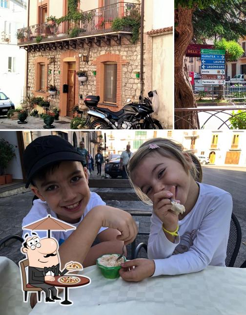 Gli esterni di O Pontescijeddro