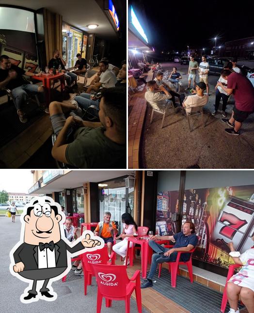 Gli interni di Baraonda Bar