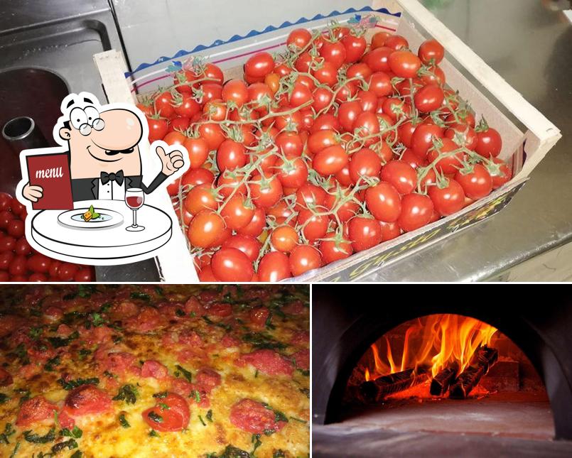 La cibo e interni del ristorante