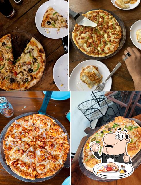 Try out pizza at Gypsy Resto Cafe