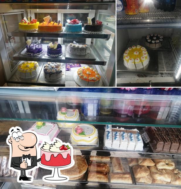 Look at this picture of Lucky Bakery And Fast-food