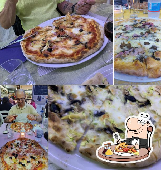 Ordina tra le svariate varianti di pizza