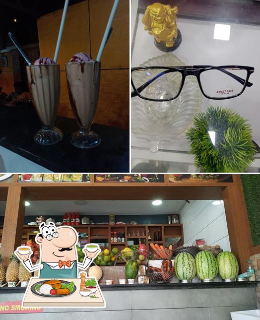 Meals at Dollar cafe
