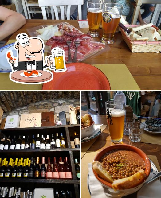 Puoi ordinare un rinfrescante bicchiere di birra chiara o scura
