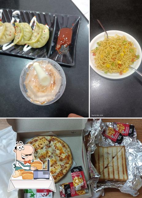 Garlic bread at Book My Pizza Phaltan