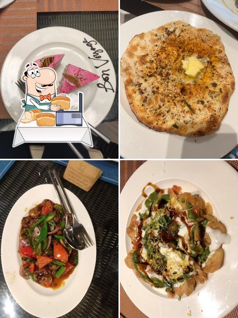 Garlic bread at Kava Grill & Lounge - Fairfield by Marriott Amritsar