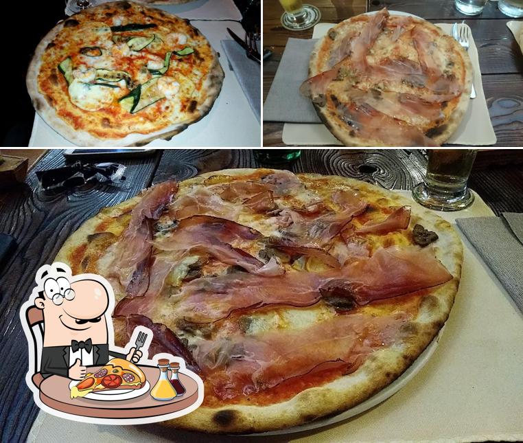 Ordina una pizza a Pizzeria Ristorante Fuori Rotta