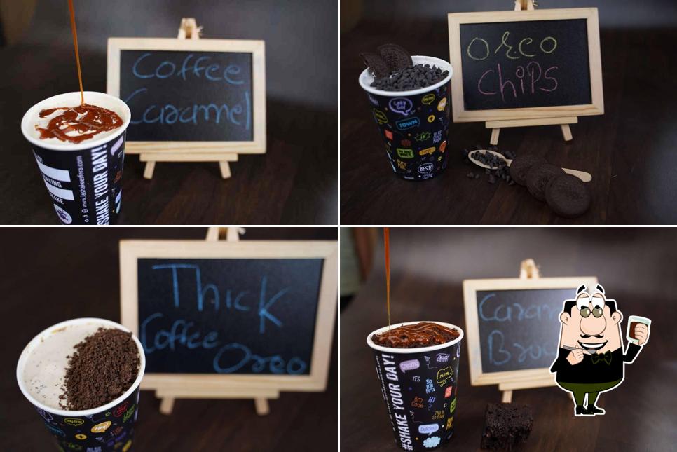 Enjoy a drink at La Shake Esfera