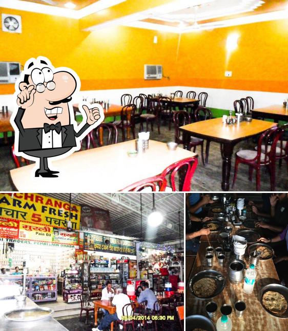 The interior of Pahalwan Dhaba