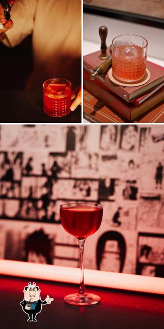 Goditi qualcosa da bere a Alienista