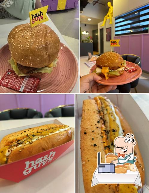 Garlic bread at Hash Guys - The American Cafe and Eatery