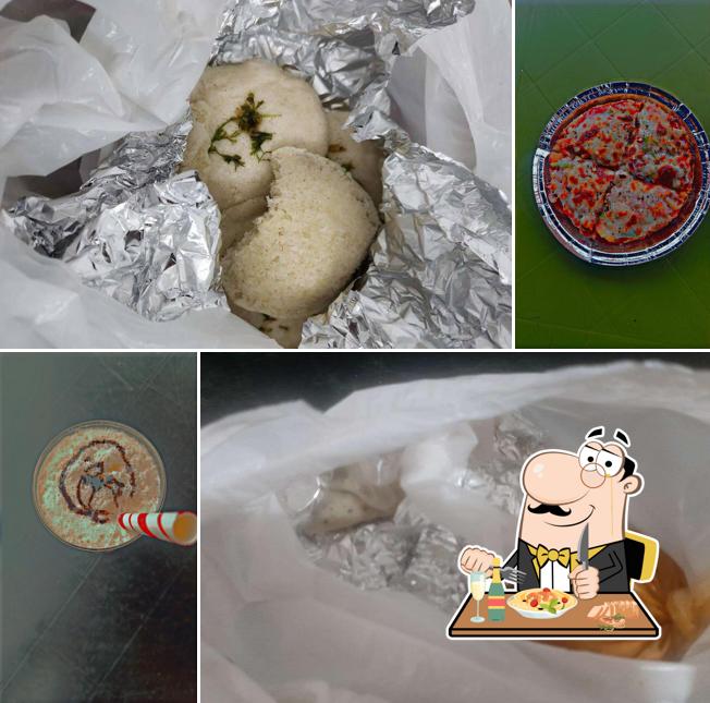 Food at Jai Bhavani Vadapav