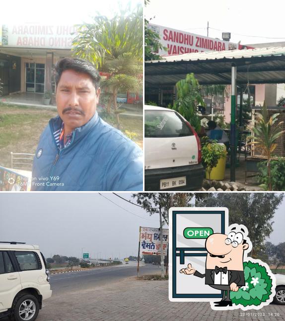 The exterior of Sandhu Zimindara Vaishno Dhaba