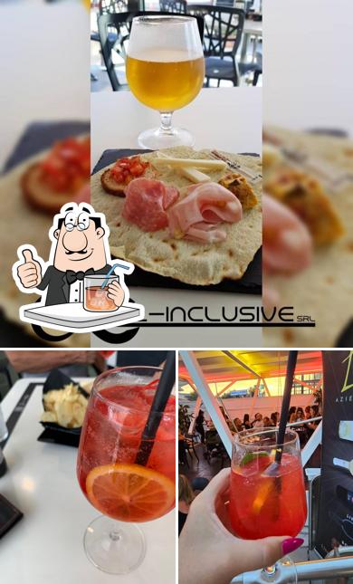 Goditi un drink a All-Inclusive Srl