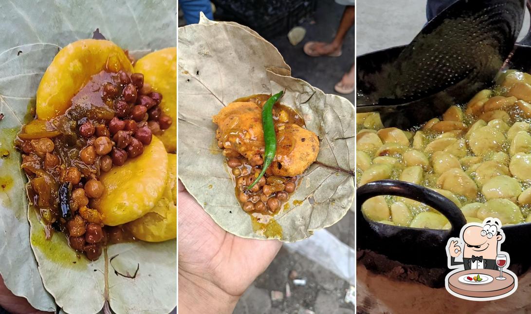 Food at Late Nandu Lal kachori wale