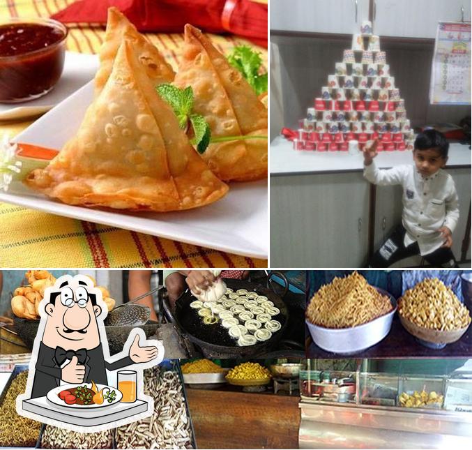 Food at Choubey Ji Samose Wale - Gaurav Chat Bhandar