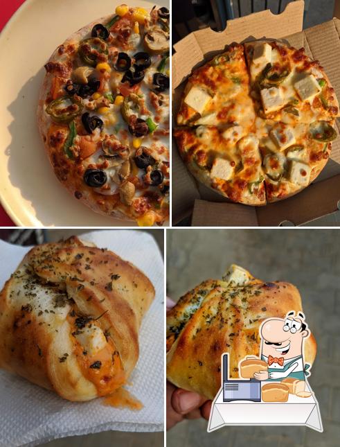 Garlic bread at Pizza hub