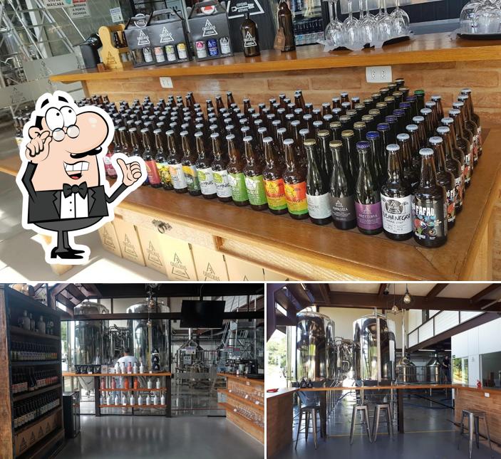 Sente em uma das mesas no Cervejaria 3 Orelhas Gonçalves MG