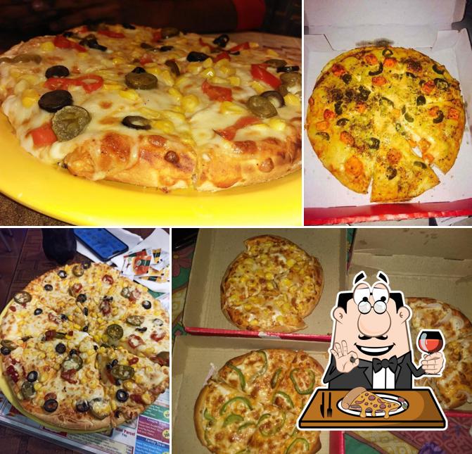 Get pizza at Meezzaah - Me and Mera Pizza - Motijheel Kanpur