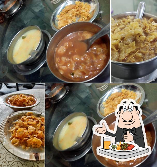 Food at Mamee Soups West Mambalam