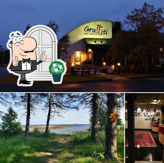 Parmi les diverses choses de la extérieur et la intérieur, une personne peut trouver sur Café-théâtre Graffiti