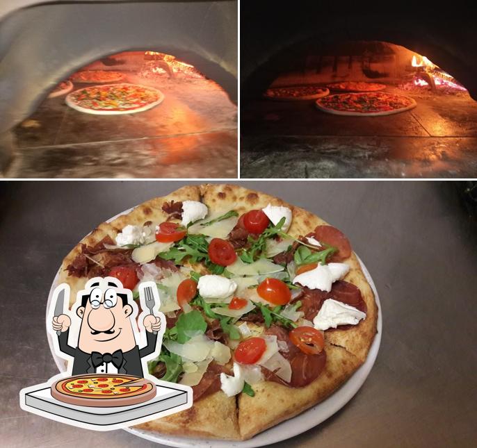 Scegli tra le svariate varianti di pizza
