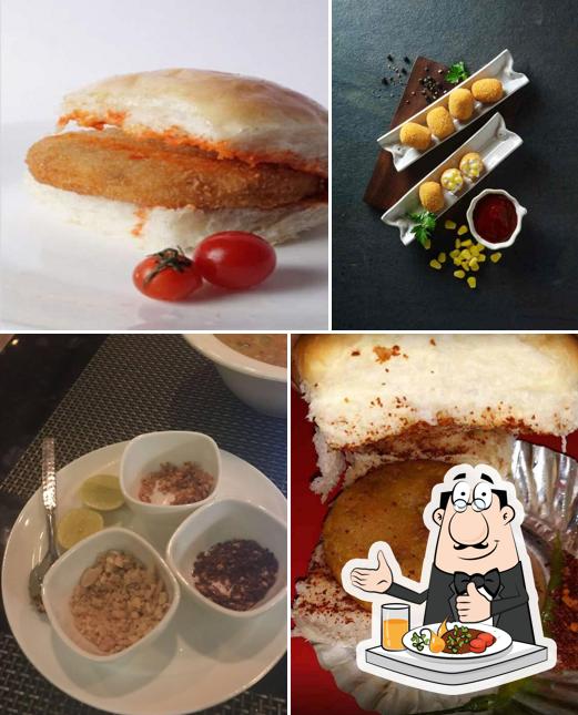 Food at Goli Vada Pav