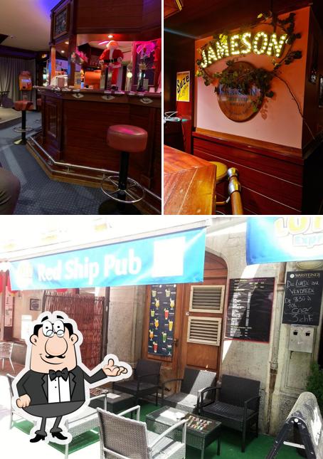 Gli interni di Bateau Rouge Pub Aigle ( ex Red Ship)