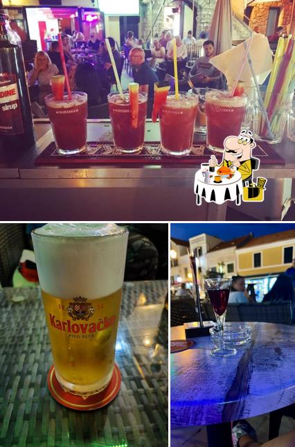 Tra le diverse cose da Cafe Bar Bonaca si possono trovare la cibo e bevanda