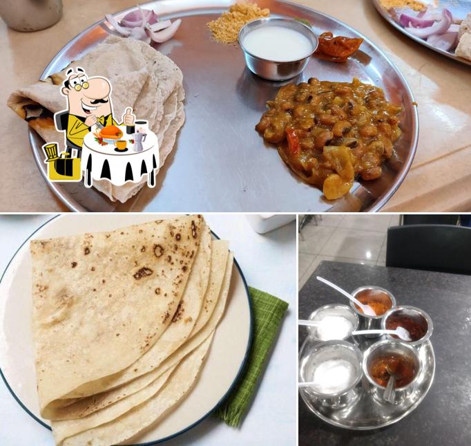 Meals at SHRI BASAVESHWAR KHANAVALLI
