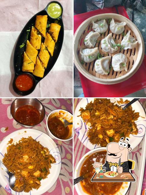Pad thai at DelhiWale Momos