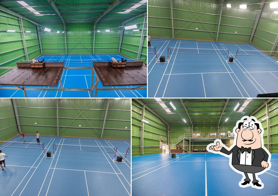 Check out how Phoenix Sports Arena (The Upper Deck Cafe) looks inside