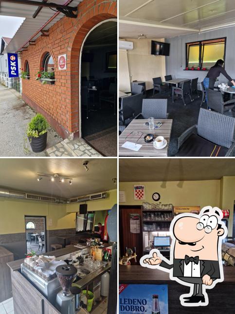 Siediti a un tavolo di K Johanu