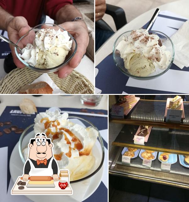 Le Petit Cafe serves a number of sweet dishes