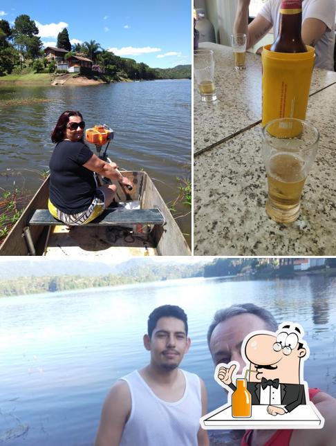 Desfrute de um drinque no Bar da Marta