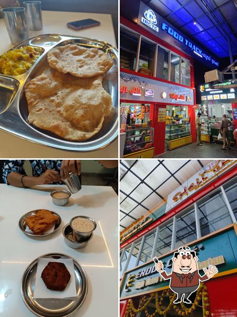 Food at Erode Cafe - Ernakulam south Railway station