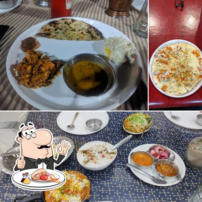 Get pizza at Shyam Vatika