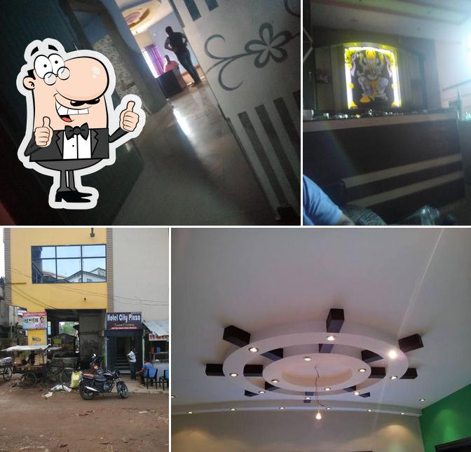 Look at the photo of Hotel City Plaza
