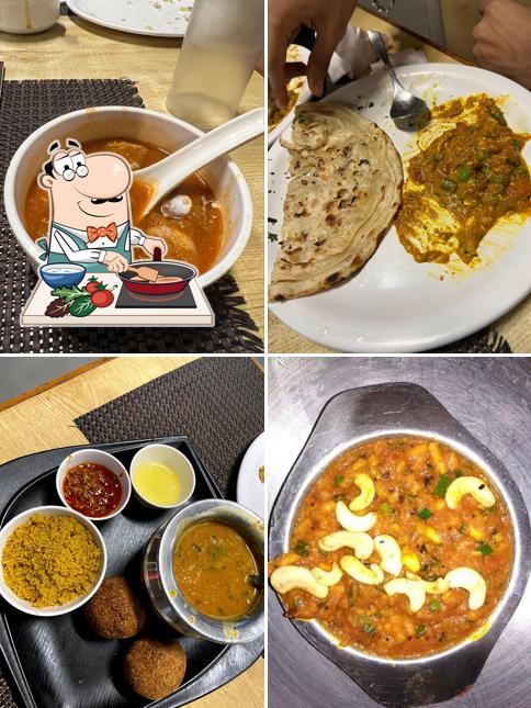 Chicken curry at Kismat Kathiyavadi Hotel