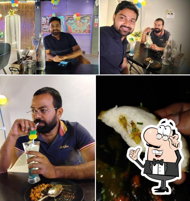 The interior of HUNGRYS NIGHT
