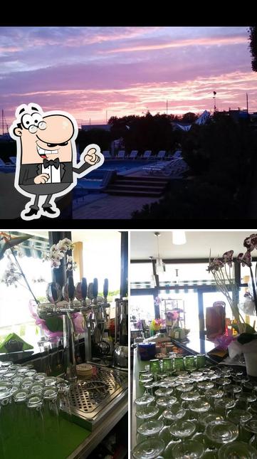 La foto di esterno e bevanda da Caffè e delizie