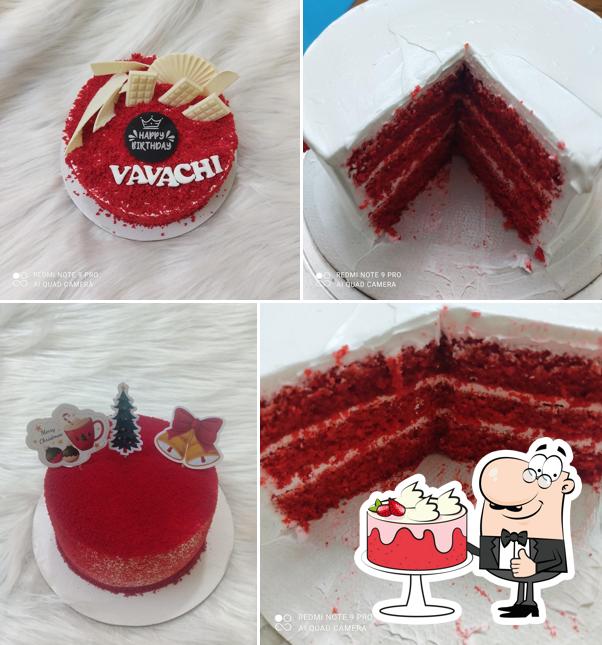 Red velvet cake at FABULOUS CAKES